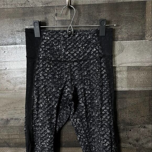 Lululemon Wunder Under Mesh Leggings 6 - Picture 2 of 7